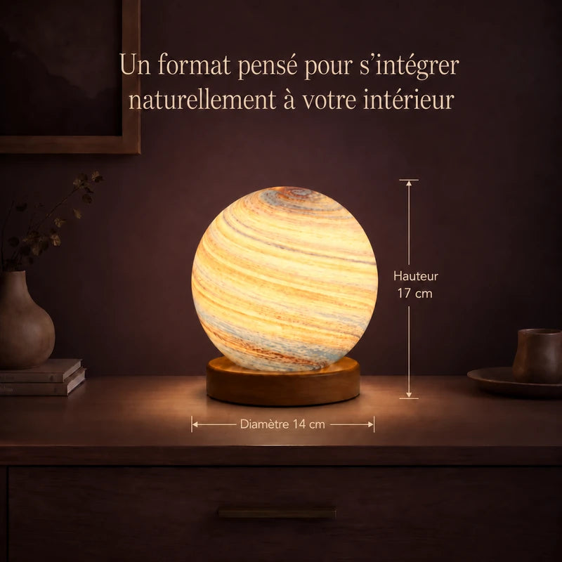 Dimensions de la veilleuse d’ambiance planète Jupiter : 14 cm de diamètre et 17 cm de haut.